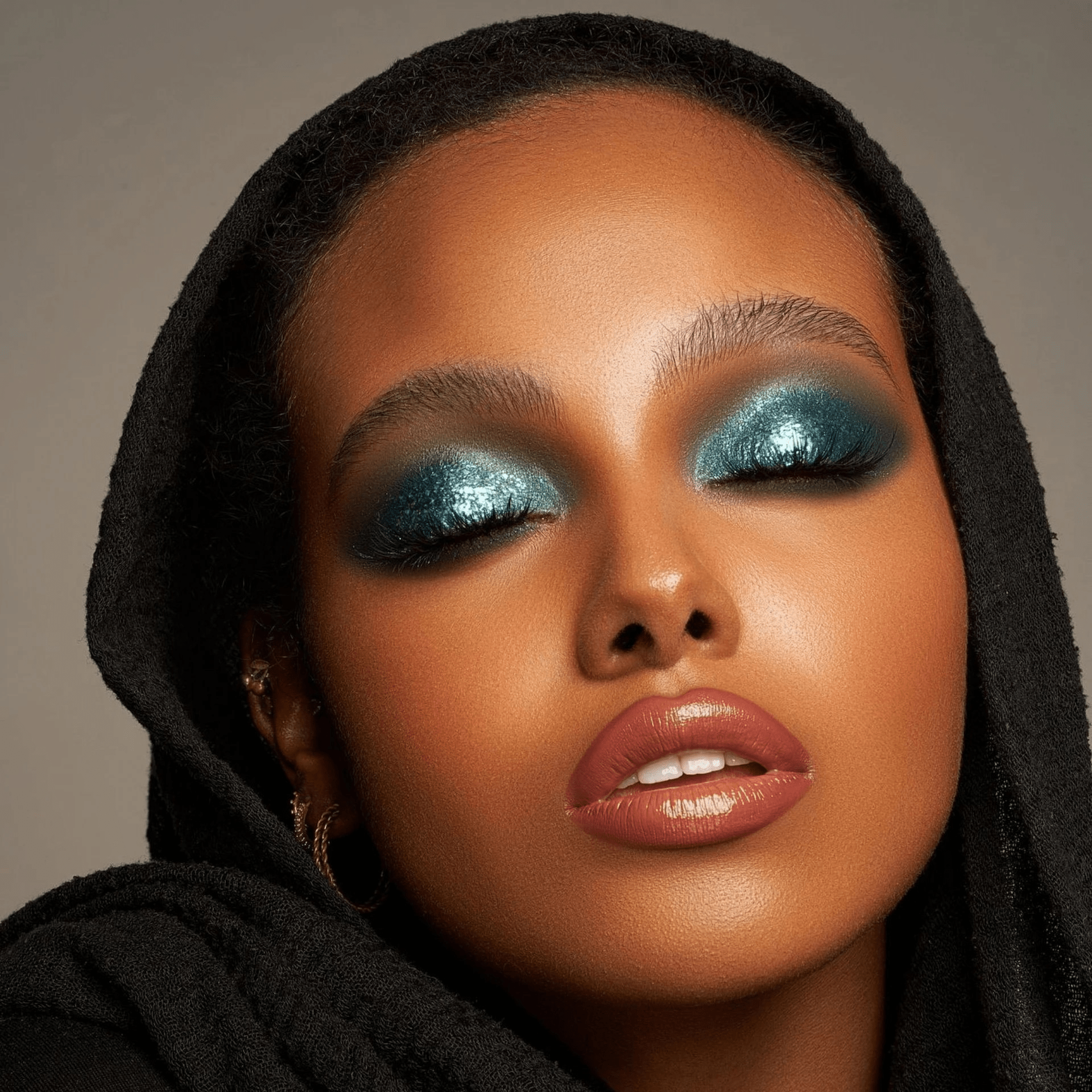 Danessa Myricks, Infinite Chrome Flakes - Tigerzzz - Shop