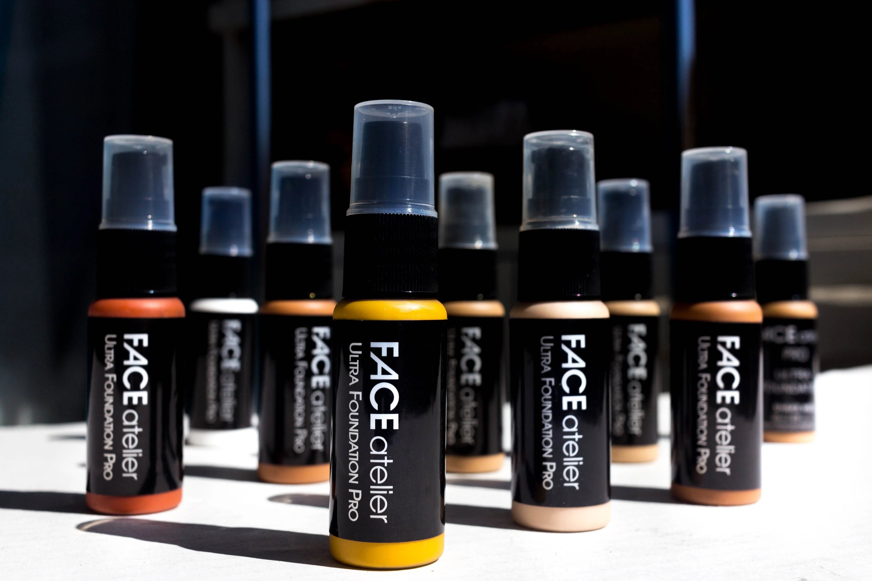 faceatelier profi foundation in der 20ml flasche