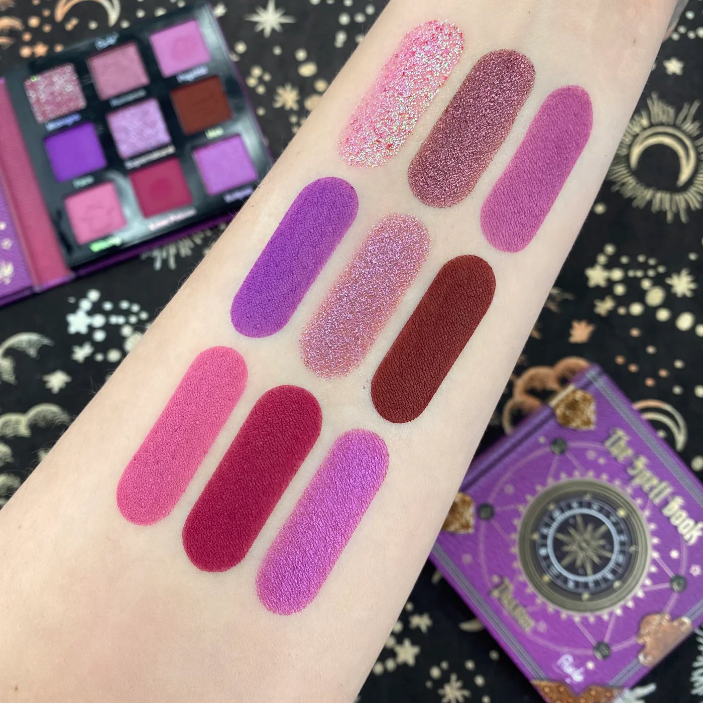 Rude Cosmetics - The Spell Book, smooth and blendable Eyeshadow Palette, Passion - Tigerzzz-Shop
